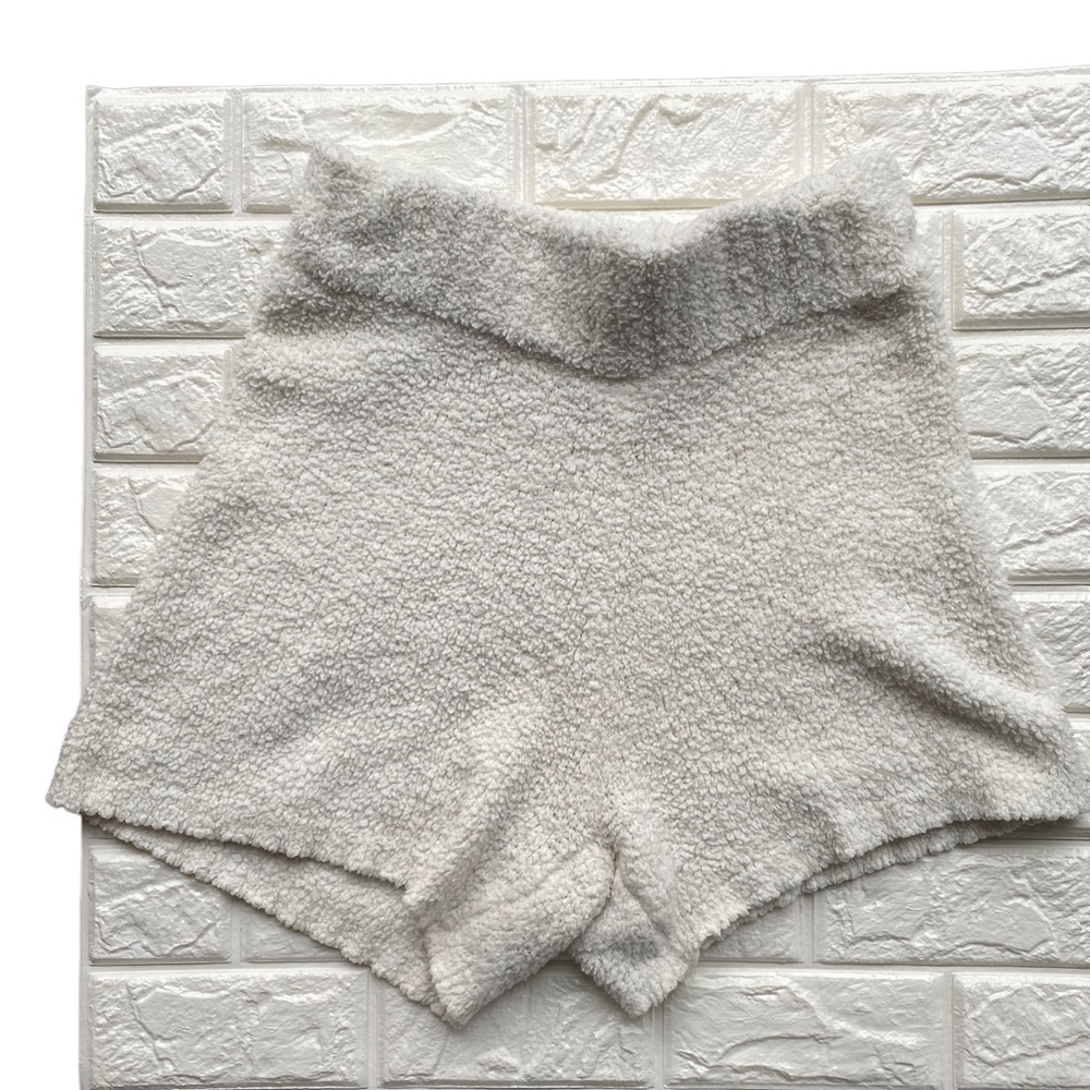 SKIMS Cozy Fleece Knit High Waisted Shorts L / XL